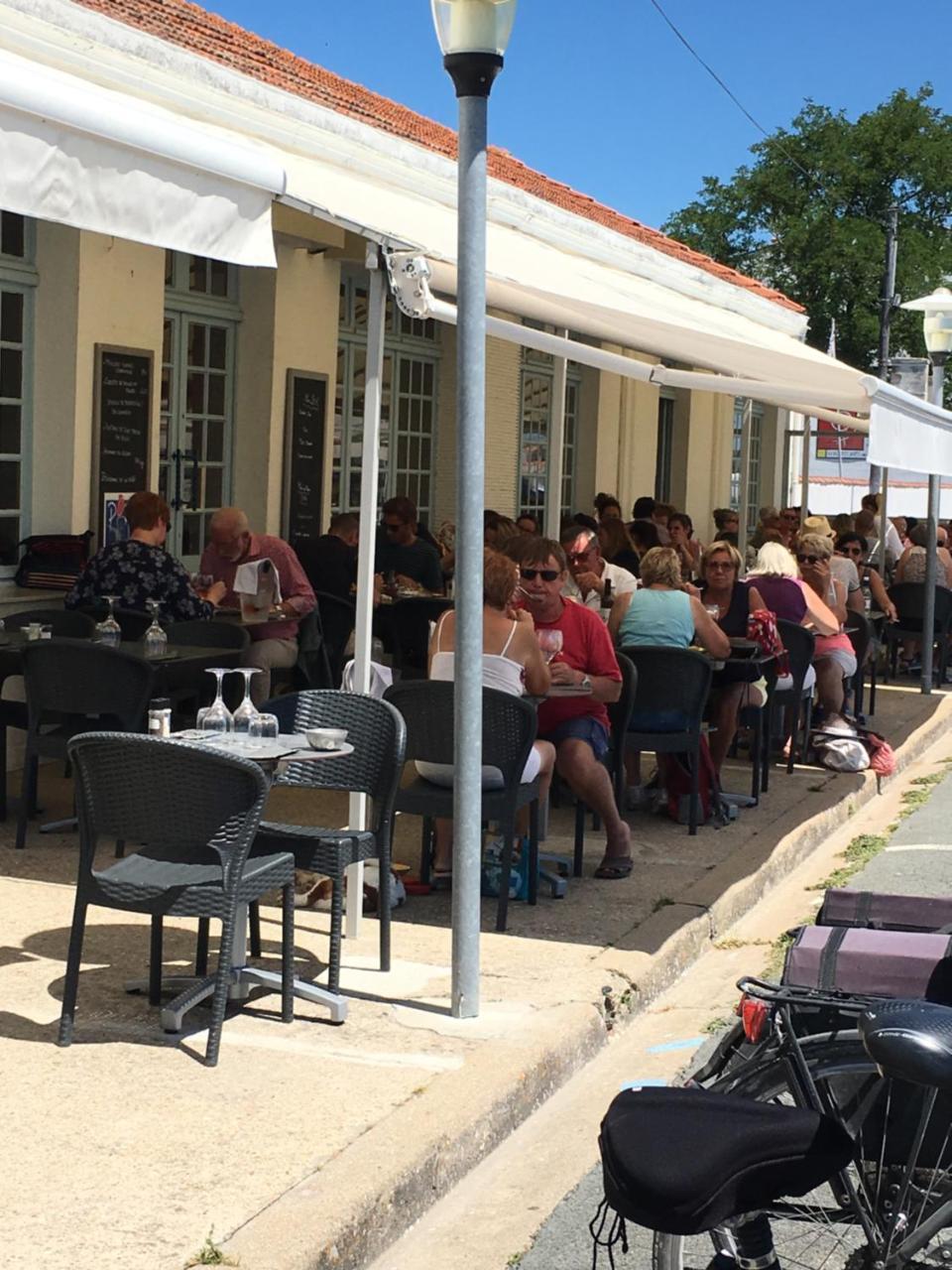 Les Bains Boyardville - Hotel Et Restaurant Exterior foto